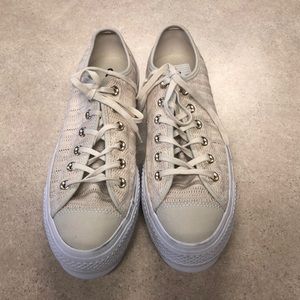 Converse women’s chucks